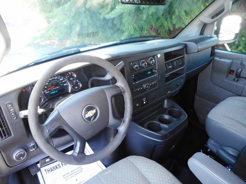Used 2016 Chevrolet Express 2500 RWD image 14