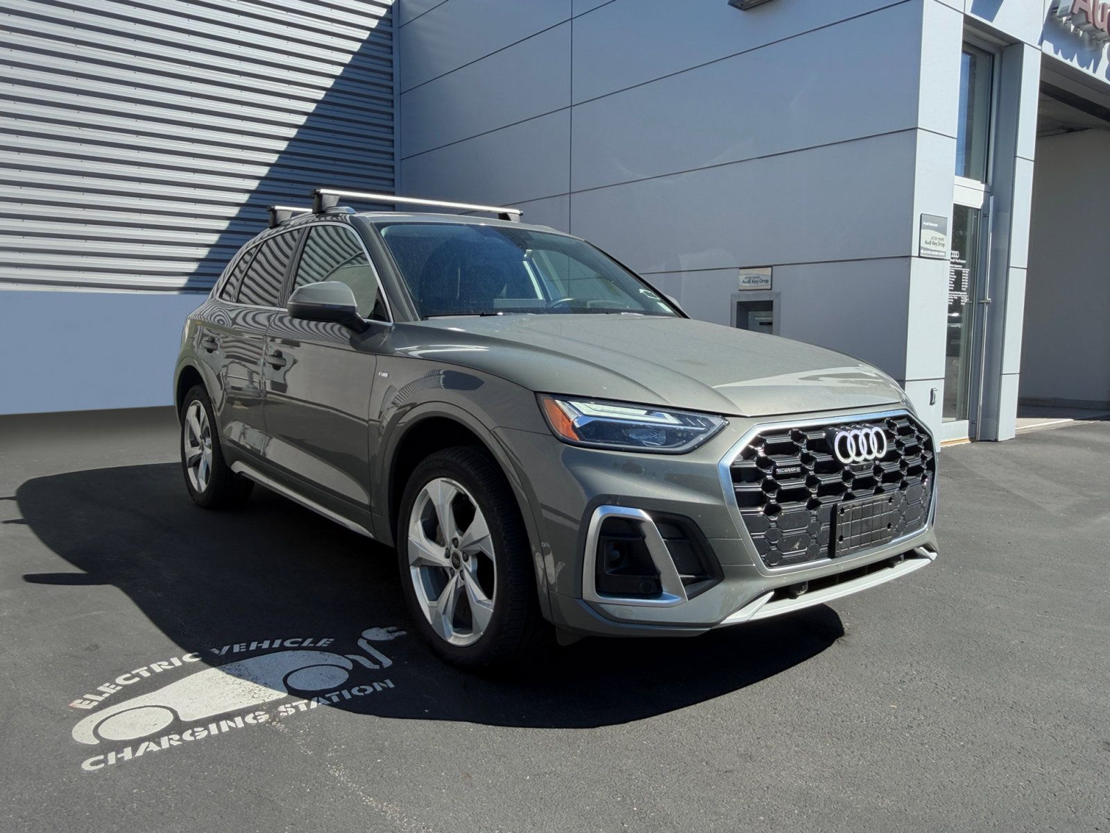 Used 2025 Audi Q5 2.0T Premium Plus w/ Premium Plus Package AWD/4WD image 7