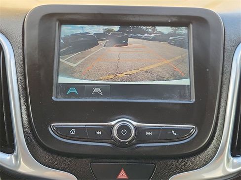 Used 2018 Chevrolet Equinox LT image 14