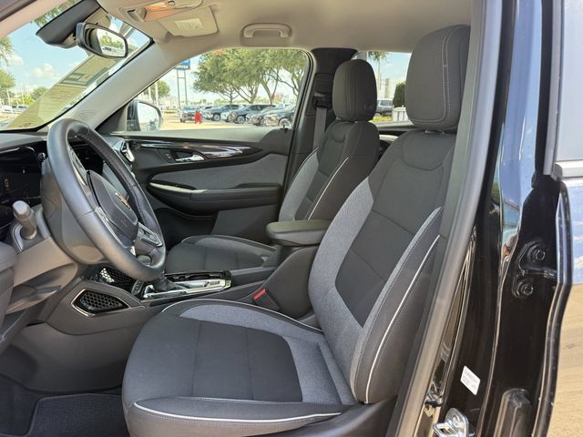 Used 2025 Chevrolet TrailBlazer LT w/ Convenience Package FWD image 27