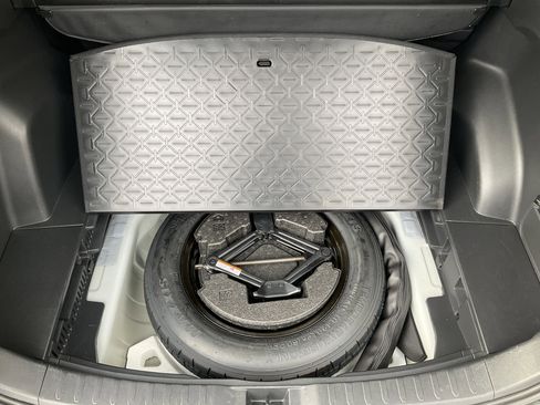 Used 2024 Toyota RAV4 XLE image 41