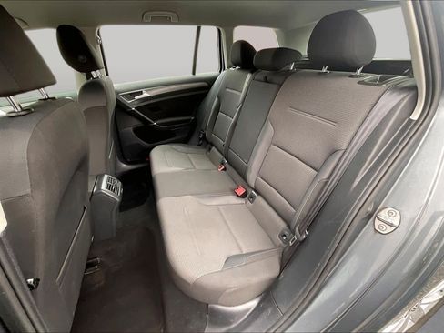 Used 2019 Volkswagen Golf S FWD image 19