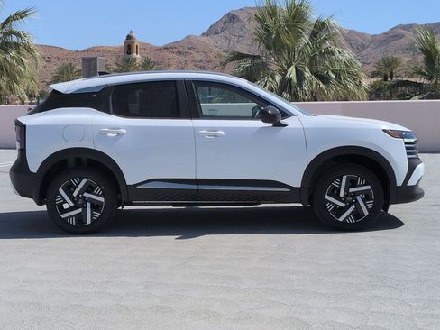 New 2026 Nissan Kicks SV FWD image 5