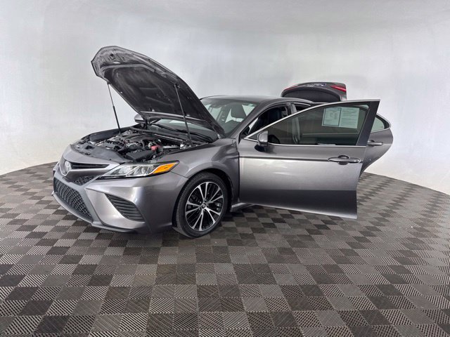 Used 2020 Toyota Camry SE FWD image 12