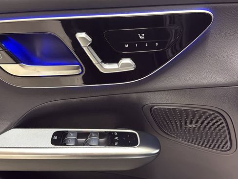 Used 2026 Mercedes-Benz GLC 300 4MATIC image 17