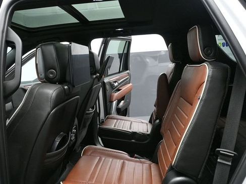 Used 2023 GMC Yukon Denali Ultimate image 18
