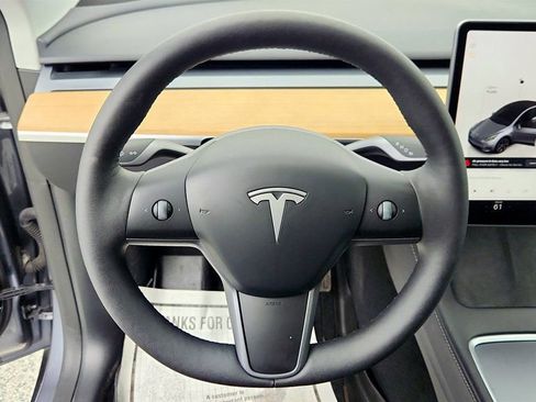 Used 2024 Tesla Model Y Long Range image 13