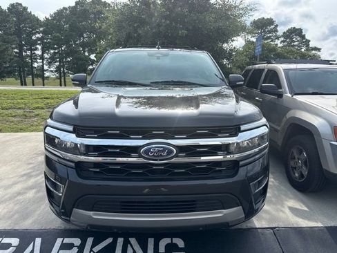 Used 2022 Ford Expedition Limited RWD image 5