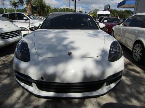 Used 2018 Porsche Panamera 4 image 2