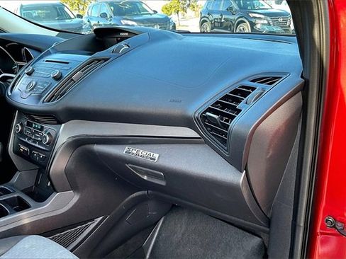 Used 2017 Ford Escape SE image 23