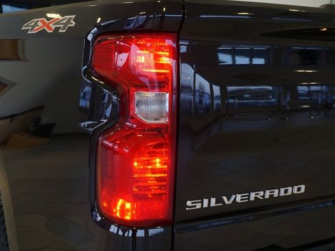 Certified 2024 Chevrolet Silverado 1500 LT image 32