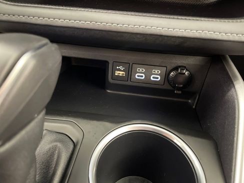 Certified 2025 Toyota Highlander LE image 30