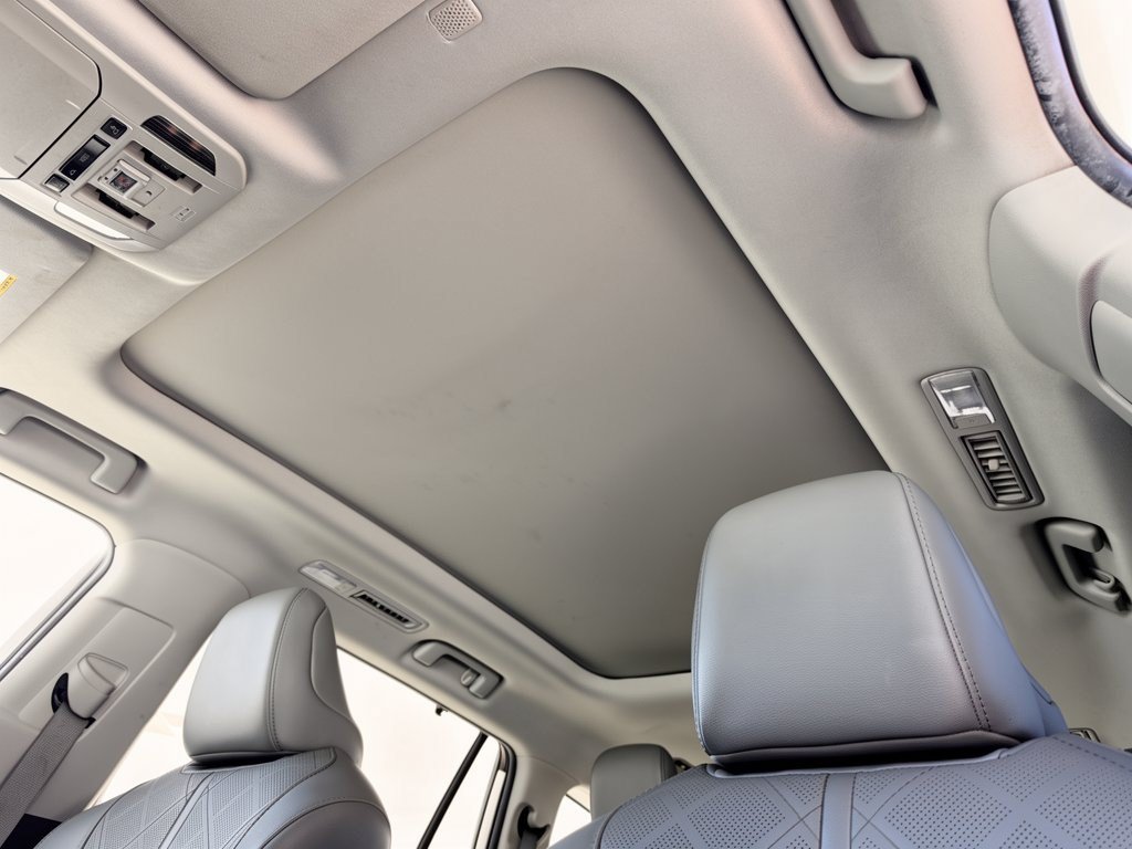 Used 2021 Toyota Highlander Platinum AWD/4WD image 27