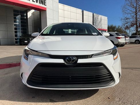 Used 2025 Toyota Corolla LE image 4