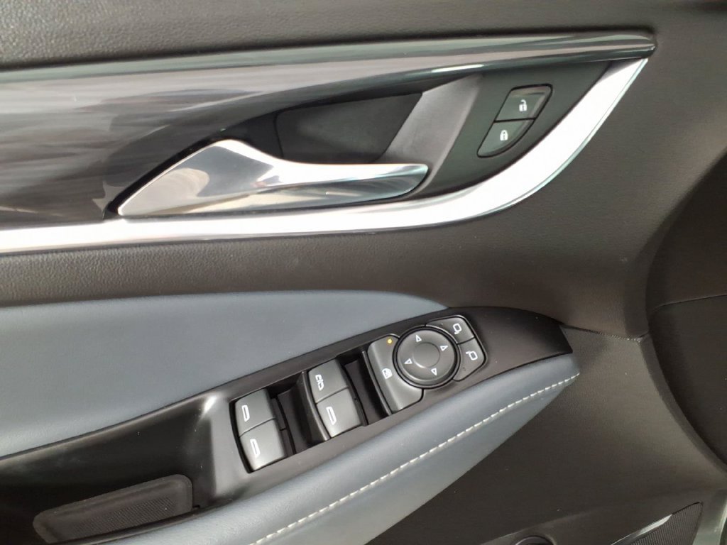 Used 2023 Buick Enclave Essence AWD/4WD image 14