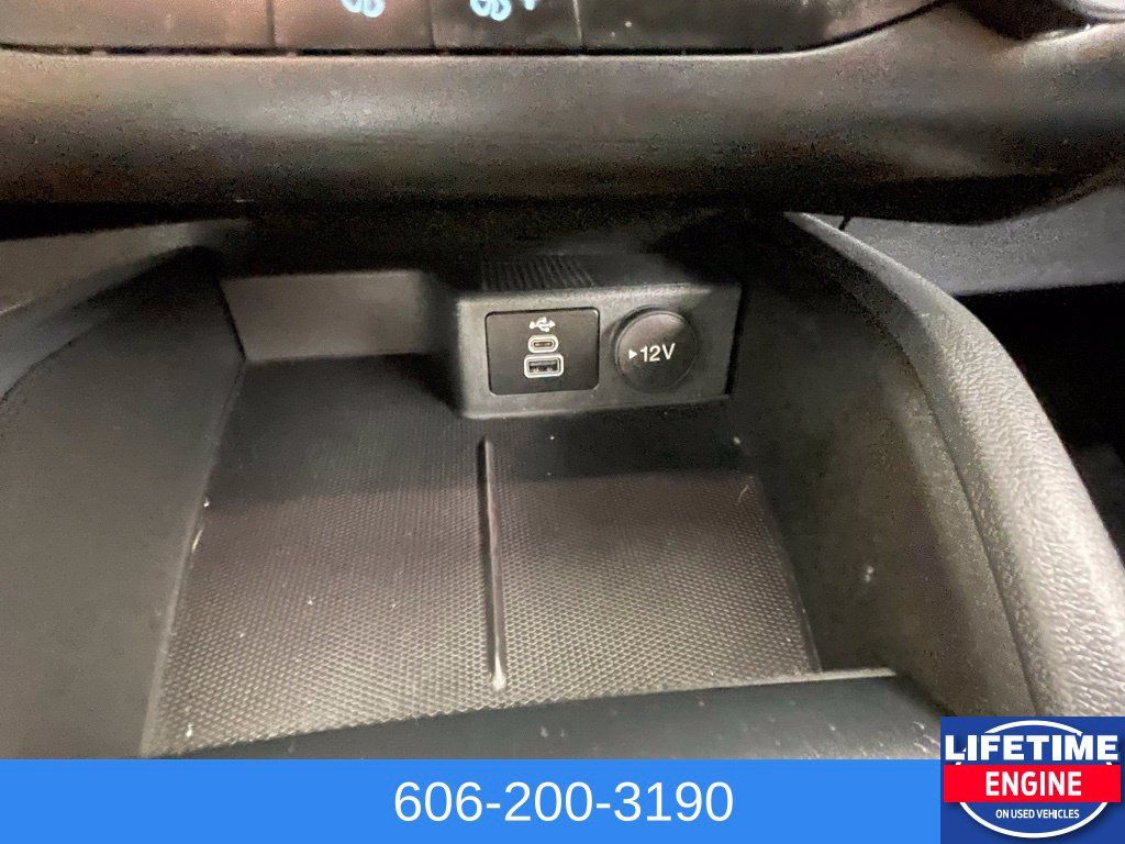 Used 2025 Ford Escape ST-Line AWD/4WD image 22