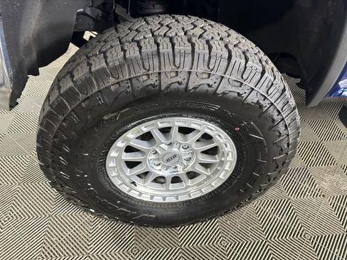 Used 2018 GMC Sierra 1500 SLT AWD/4WD image 11