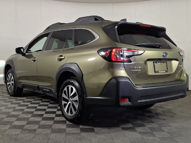 Certified 2025 Subaru Outback Premium AWD/4WD image 7
