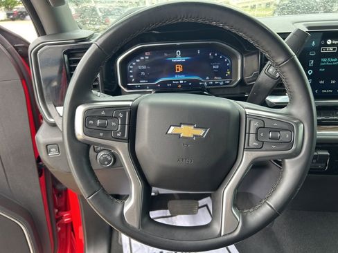 Used 2025 Chevrolet Silverado 1500 LT RWD image 16