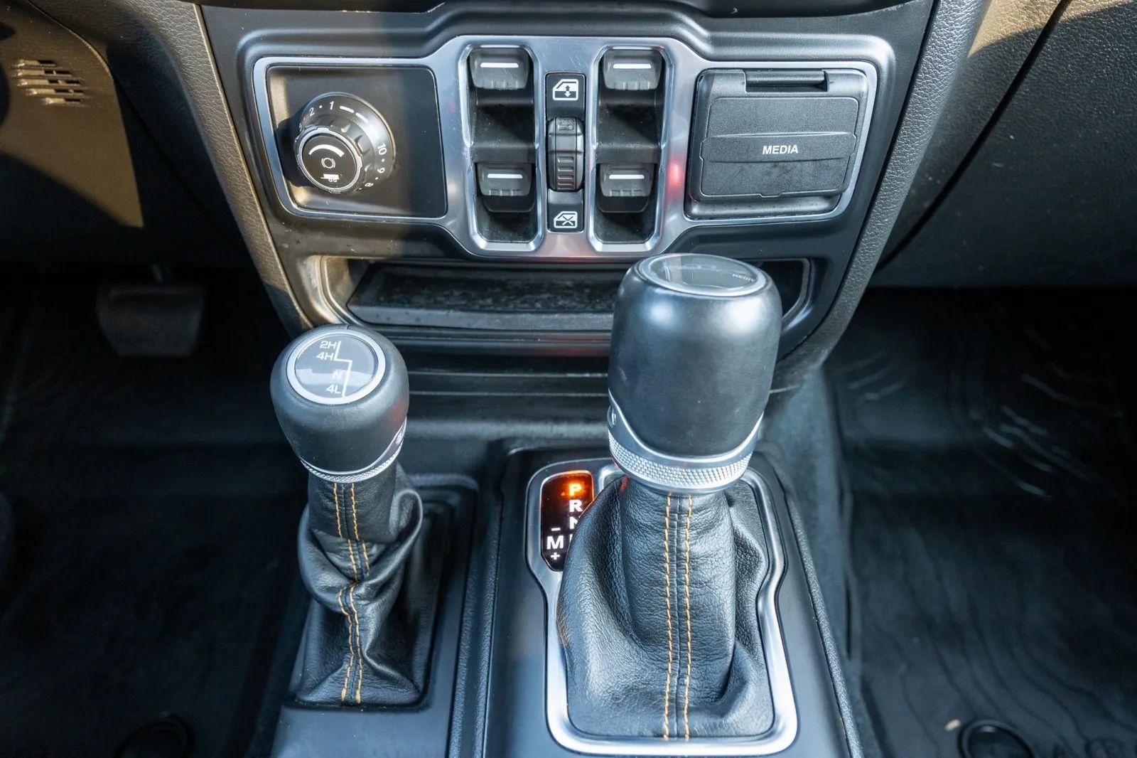 Used 2022 Jeep Gladiator Overland AWD/4WD image 29