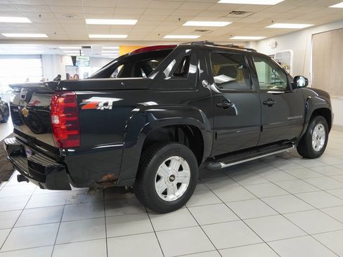 Used 2013 Chevrolet Avalanche LT w/ Suspension Package, Off-Road image 12