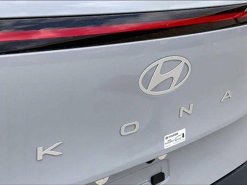 New 2026 Hyundai Kona SE image 15