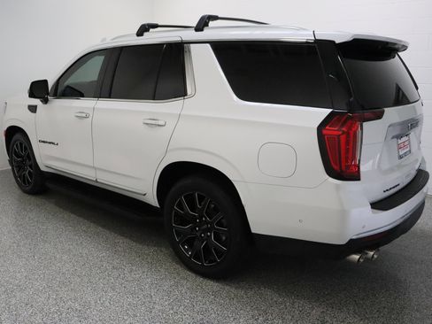 Used 2023 GMC Yukon Denali w/ Advanced Technology Package AWD/4WD image 9