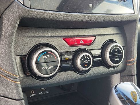 Used 2022 Subaru Crosstrek 2.5i Limited w/ Moonroof Package 2 image 16