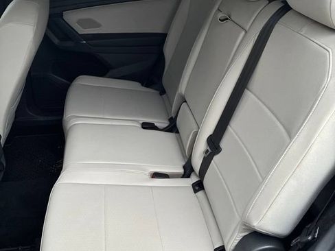 Used 2020 Volkswagen Tiguan SE w/ 3rd Row Seat Package AWD/4WD image 11