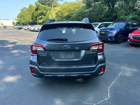 Used 2019 Subaru Outback 2.5i Limited AWD/4WD image 5