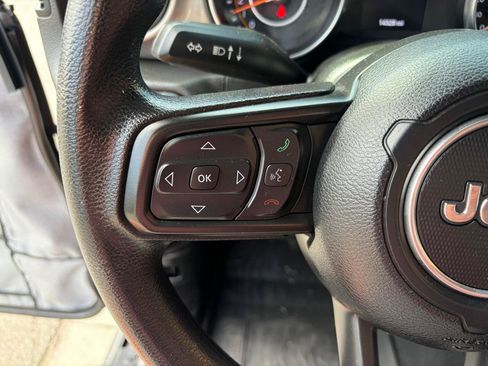 Used 2023 Jeep Gladiator Sport AWD/4WD image 12