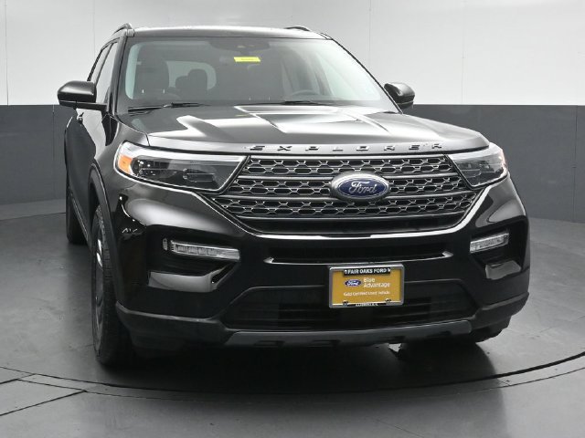 Certified 2024 Ford Explorer XLT w/ Equipment Group 202A AWD/4WD image 2