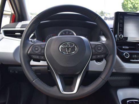 Used 2022 Toyota Corolla SE w/ SE Premium Package FWD image 9