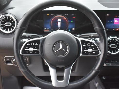 Used 2021 Mercedes-Benz GLB 250 image 18