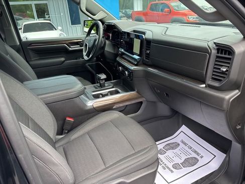 Used 2024 Chevrolet Silverado 1500 RST w/ Z71 Off-Road Package image 19
