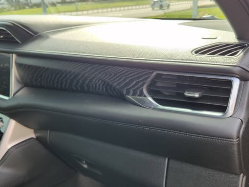 Used 2023 GMC Yukon Denali image 17