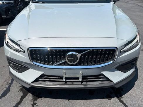 Used 2025 Volvo V60 B5 Cross Country Plus AWD/4WD image 5