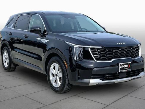 Certified 2026 Kia Sorento LX FWD image 3