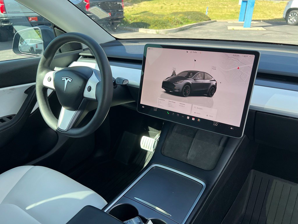 Used 2022 Tesla Model Y Performance AWD/4WD image 17