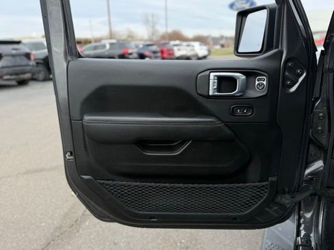 Used 2021 Jeep Gladiator Overland w/ Popular Equipment Package image 15