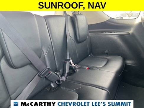 Used 2024 Nissan Armada SL image 36