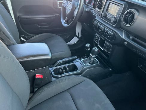 Used 2018 Jeep Wrangler Unlimited Sport image 19
