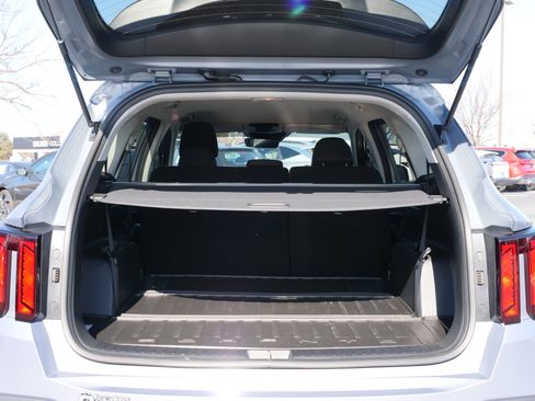 Used 2025 Kia Sorento LX image 13