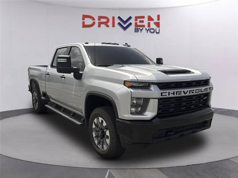 Used 2021 Chevrolet Silverado 2500 Custom w/ Custom Value Package AWD/4WD image 2