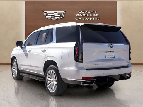 Used 2023 Cadillac Escalade Luxury w/ LPO, Illumination Package image 3