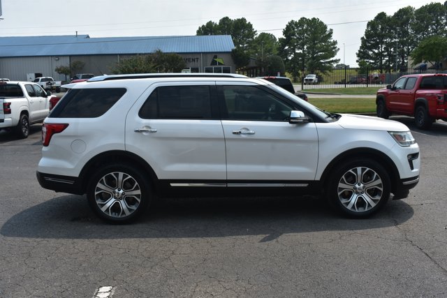 Used 2019 Ford Explorer Limited w/ Limited Luxury Package FWD image 4