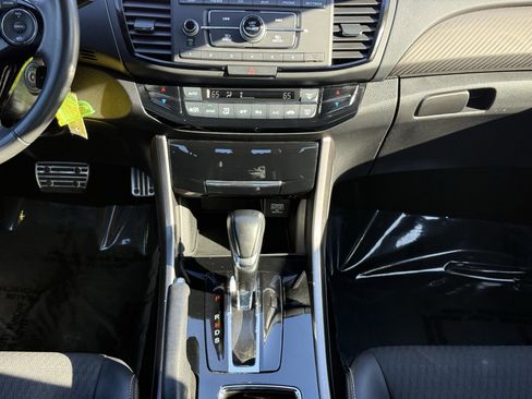 Used 2017 Honda Accord Sport image 17