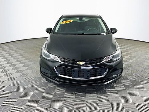 Used 2018 Chevrolet Cruze LT w/ Convenience Package FWD image 4