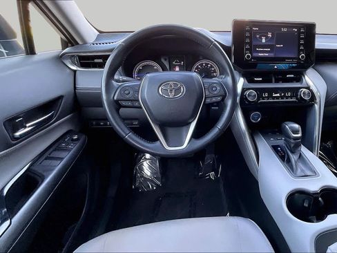 Used 2021 Toyota Venza LE AWD/4WD image 5