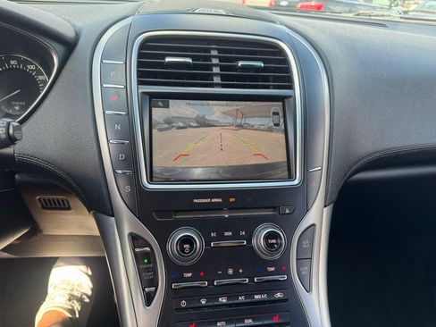 Used 2016 Lincoln MKX Premiere w/ Cargo Utility Package FWD image 12